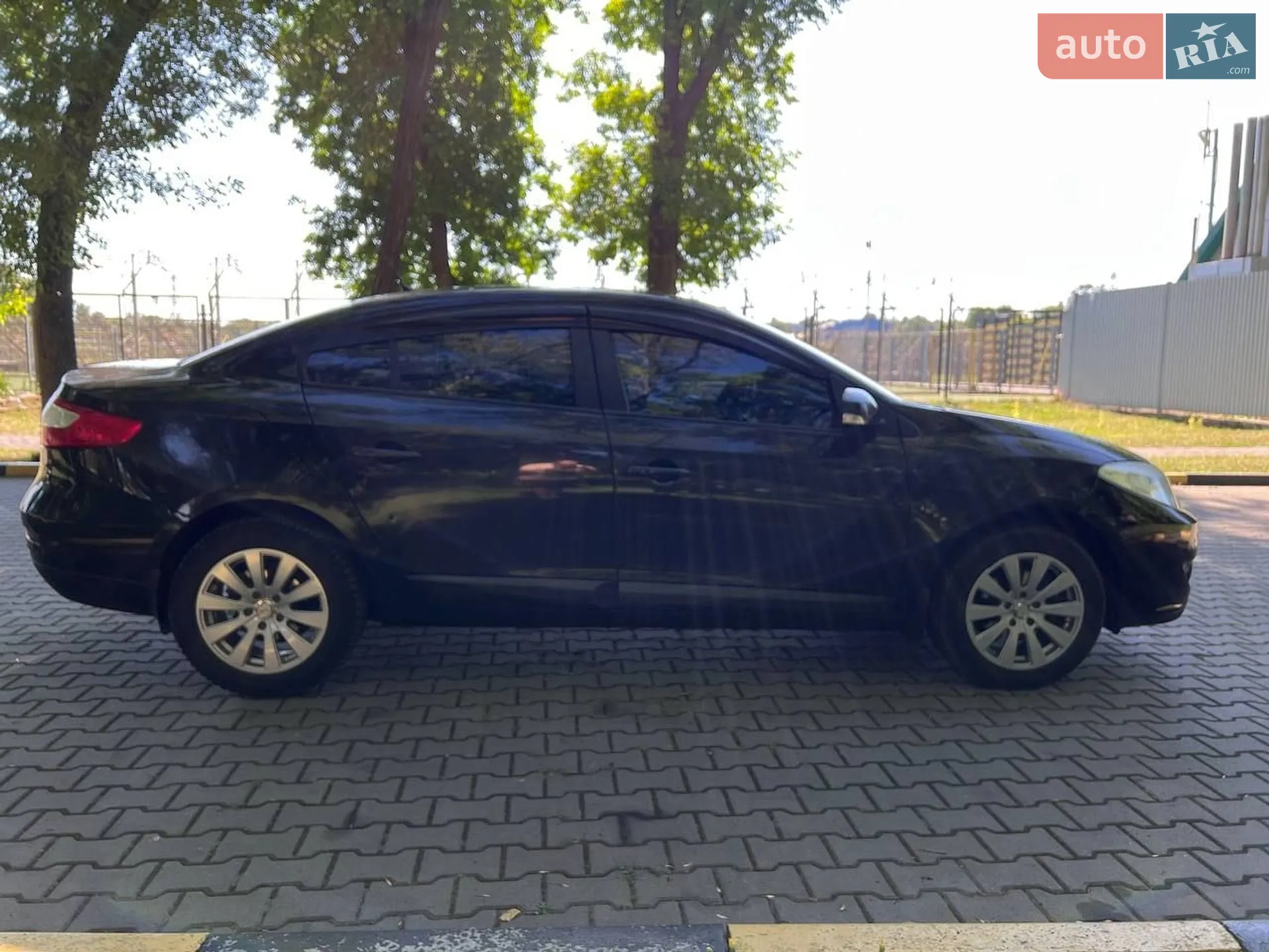 2011 Renault Fluence - мініатюра 9