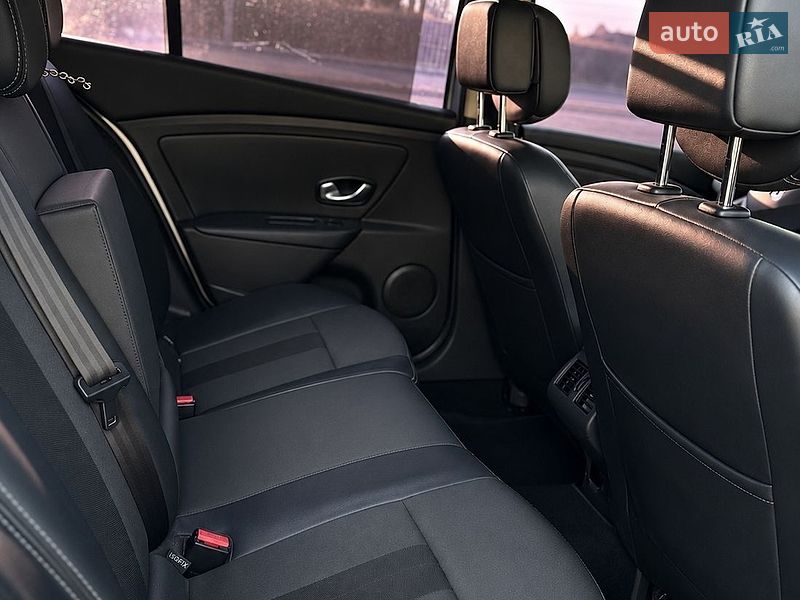 Седан Renault Fluence 2011 в Одессе