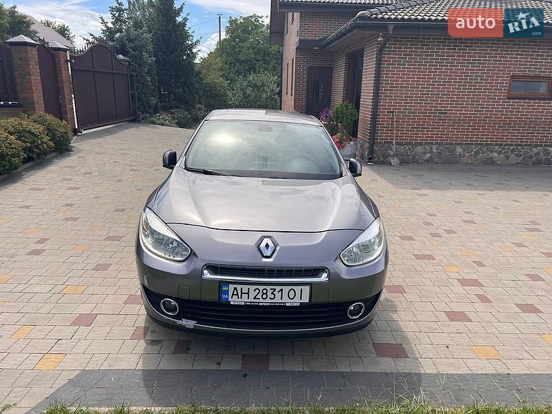 Седан Renault Fluence 2010 в Вараші