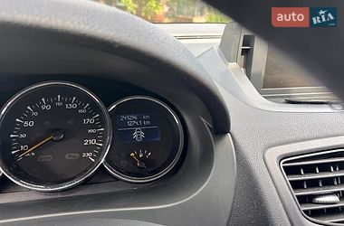 Седан Renault Fluence 2010 в Вараші