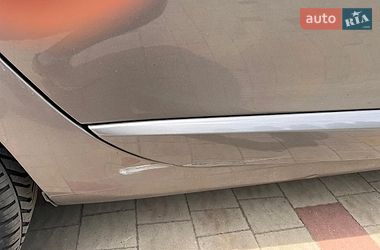Седан Renault Fluence 2010 в Вараші