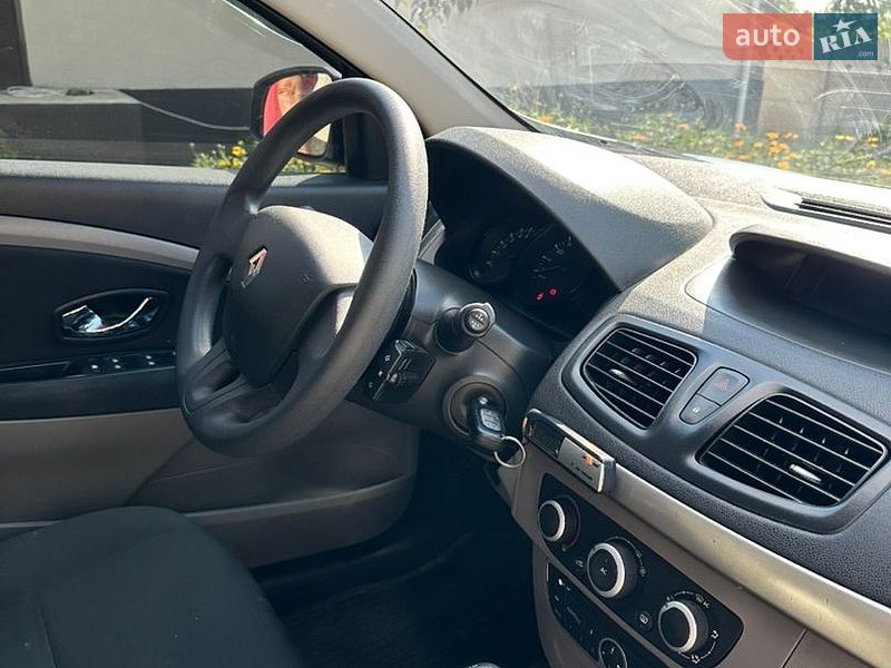 Седан Renault Fluence 2012 в Шаргороді