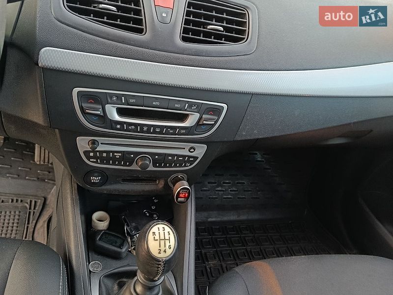 Седан Renault Fluence 2011 в Вознесенську