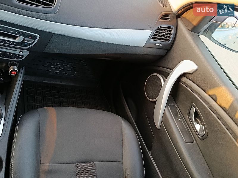 Седан Renault Fluence 2011 в Вознесенську