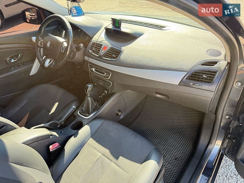 Седан Renault Fluence 2011 в Кропивницькому