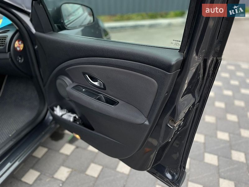 Седан Renault Fluence 2011 в Полтаві