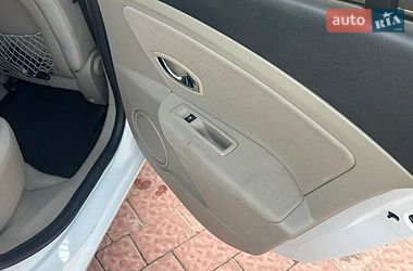 Седан Renault Fluence 2015 в Яворові