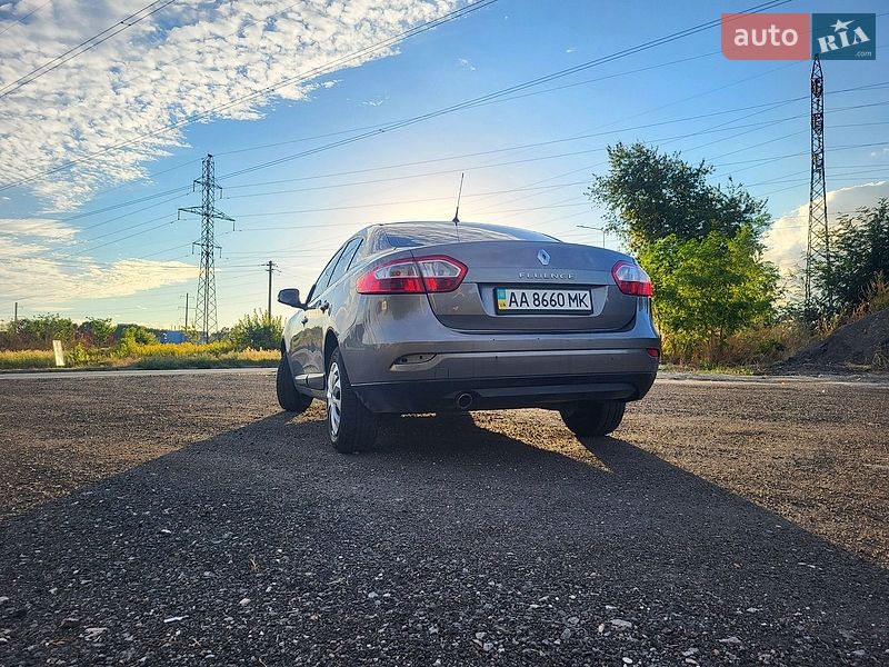 Седан Renault Fluence 2012 в Киеве