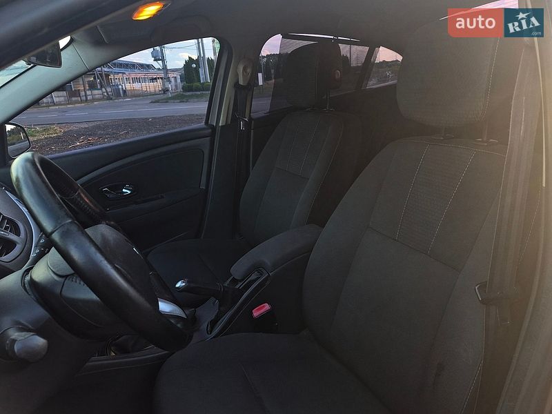 Седан Renault Fluence 2012 в Киеве