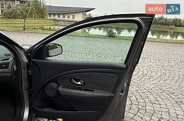 Седан Renault Fluence 2010 в Жовкве