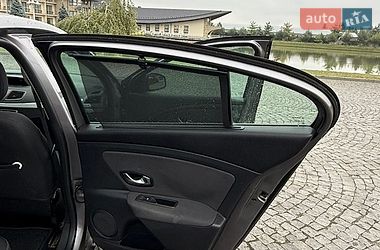Седан Renault Fluence 2010 в Жовкве