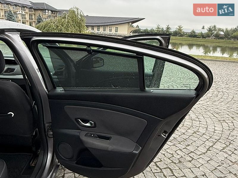 Седан Renault Fluence 2010 в Жовкве