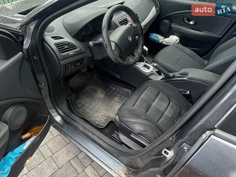 Седан Renault Fluence 2010 в Львові
