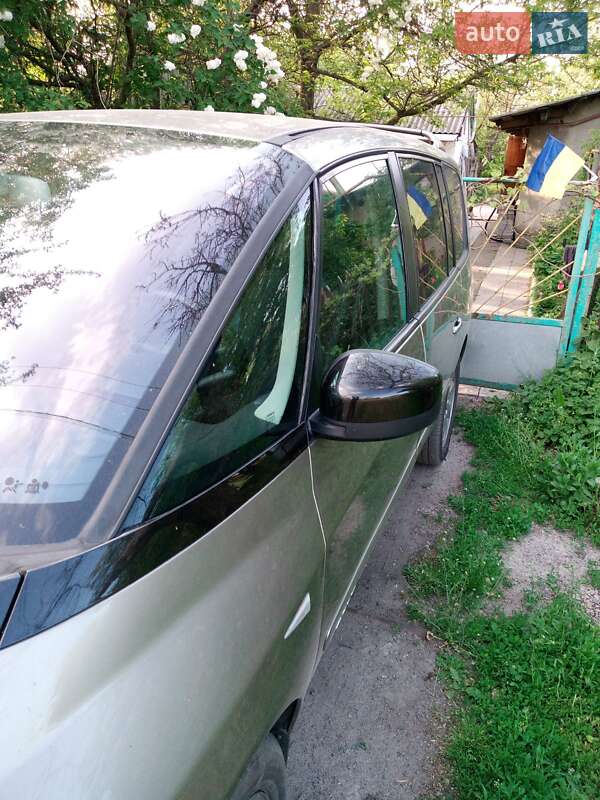 Минивэн Renault Grand Espace 2012 в Магдалиновке