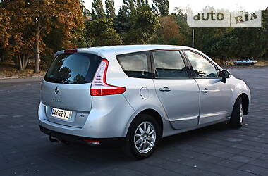 Хэтчбек Renault Grand Scenic 2012 в Кременчуге