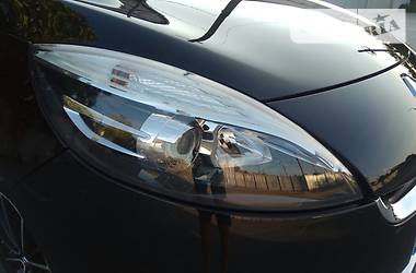 Мінівен Renault Grand Scenic 2014 в 