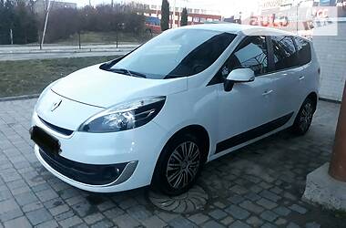 Мінівен Renault Grand Scenic 2013 в 