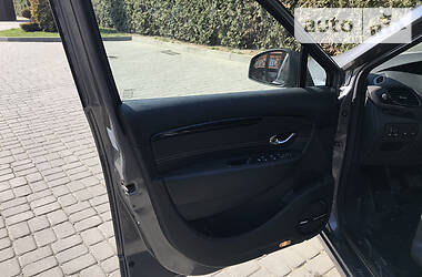 Мінівен Renault Grand Scenic 2013 в 
