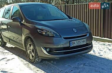 Минивэн Renault Grand Scenic 2012 в 
