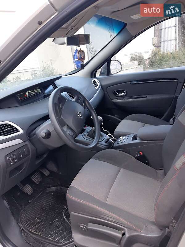 Мінівен Renault Grand Scenic 2015 в Новій Ушиці