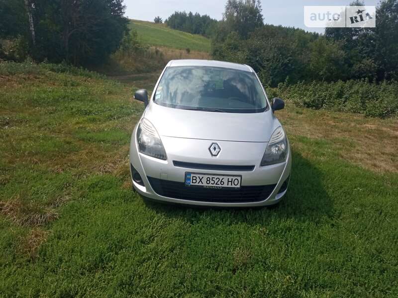 Минивэн Renault Grand Scenic 2010 в Белогорье