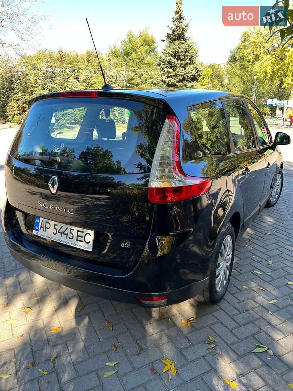 Минивэн Renault Grand Scenic 2012 в Новониколаевке