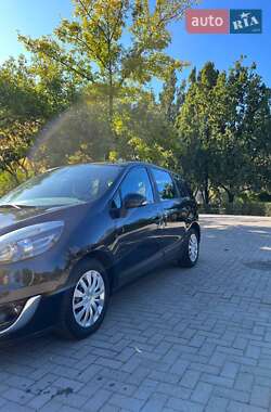 Минивэн Renault Grand Scenic 2012 в Новониколаевке