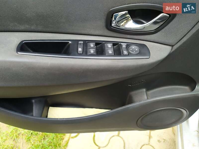 Мінівен Renault Grand Scenic 2012 в Кіцмані