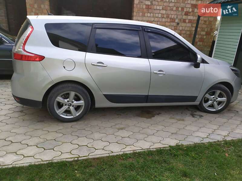 Мінівен Renault Grand Scenic 2012 в Кіцмані