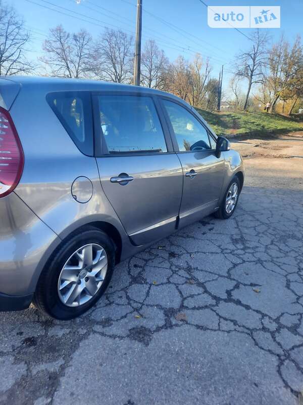 Минивэн Renault Grand Scenic 2011 в Чернигове