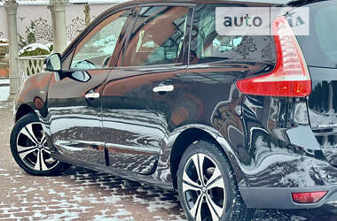 Минивэн Renault Grand Scenic 2011 в 