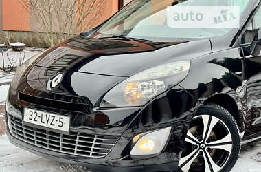Минивэн Renault Grand Scenic 2011 в 