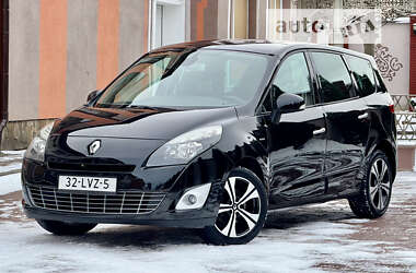 Минивэн Renault Grand Scenic 2011 в 