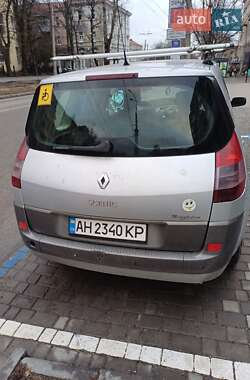 Минивэн Renault Grand Scenic 2004 в 
