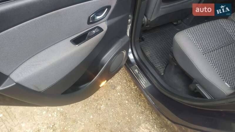 Минивэн Renault Grand Scenic 2011 в Умани