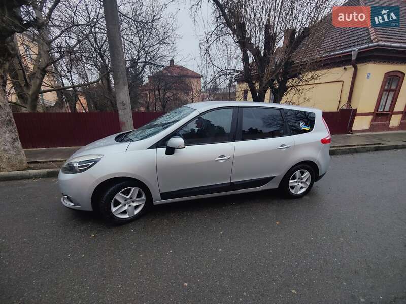 Хэтчбек Renault Grand Scenic 2012 в Черновцах