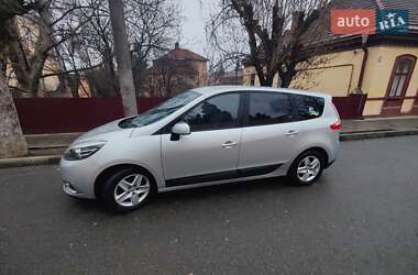 Хэтчбек Renault Grand Scenic 2012 в 