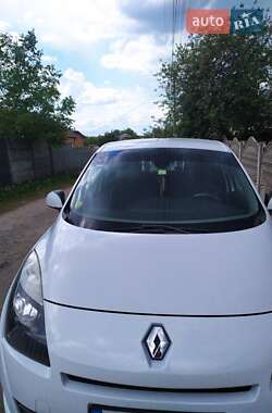 Мінівен Renault Grand Scenic 2011 в 
