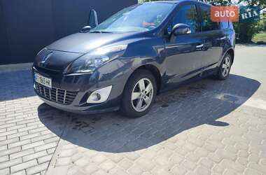 Минивэн Renault Grand Scenic 2010 в 