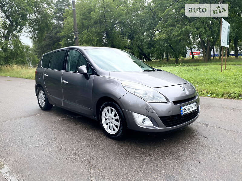 Renault Grand Scenic 2011