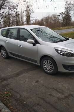 Мінівен Renault Grand Scenic 2013 в 