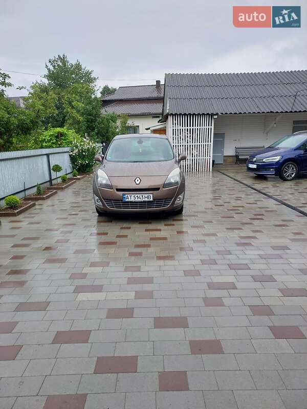 Минивэн Renault Grand Scenic 2010 в Перегинском