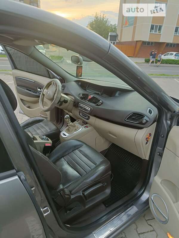 Мінівен Renault Grand Scenic 2011 в Луцьку