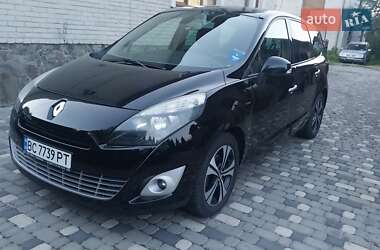 Минивэн Renault Grand Scenic 2011 в 