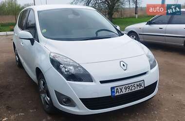 Минивэн Renault Grand Scenic 2011 в 