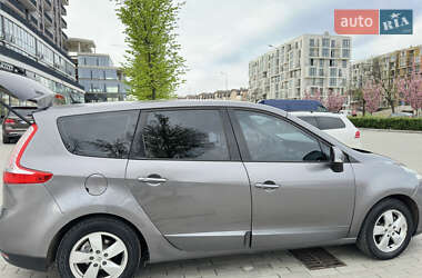 Минивэн Renault Grand Scenic 2011 в 