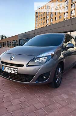 Минивэн Renault Grand Scenic 2011 в Нетешине