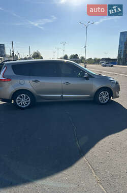 Минивэн Renault Grand Scenic 2012 в 