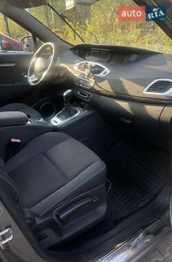 Минивэн Renault Grand Scenic 2011 в 