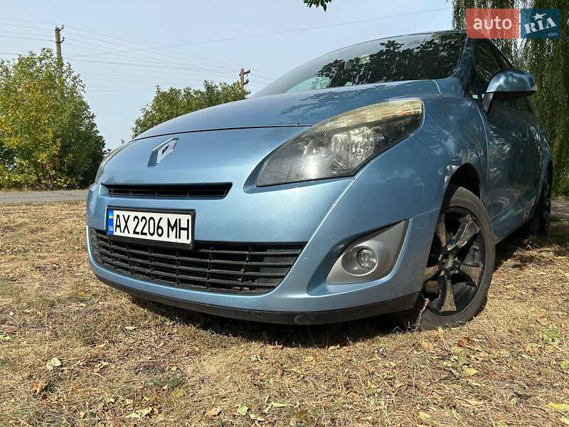 Минивэн Renault Grand Scenic 2011 в Лозовой